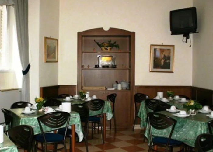 Paris Otel