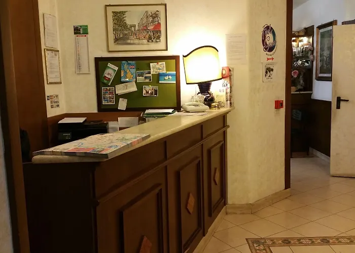 Paris Otel 3*