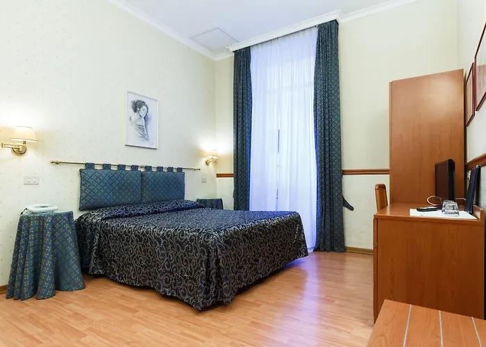 Paris Otel 3*