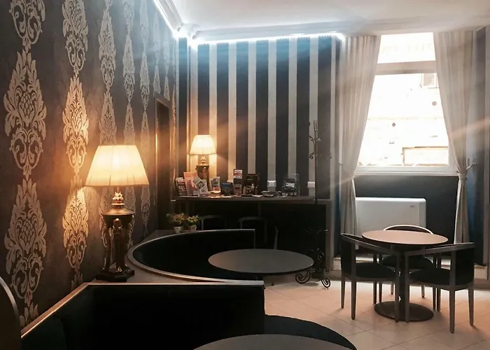 Paris Otel 3*